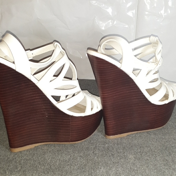 2" White Platform Wedge Heels By Justfab. - Picture 4 of 5